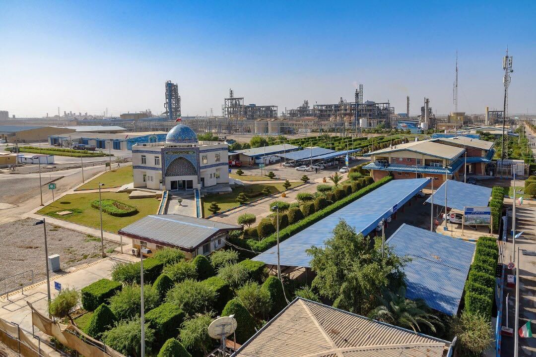 کنترل نشت کلر در پتروشیمی کارون و انتقال مصدومان کنترل نشت کلر در پتروشیمی کارون و انتقال مصدومان