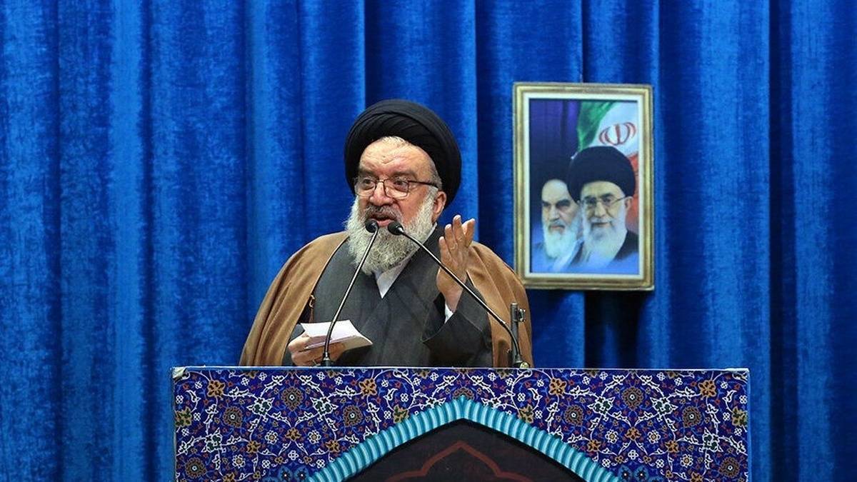 آیتالله خاتمی: مذاکره با آمریکا یعنی ذلت آیتالله خاتمی: مذاکره با آمریکا یعنی ذلت