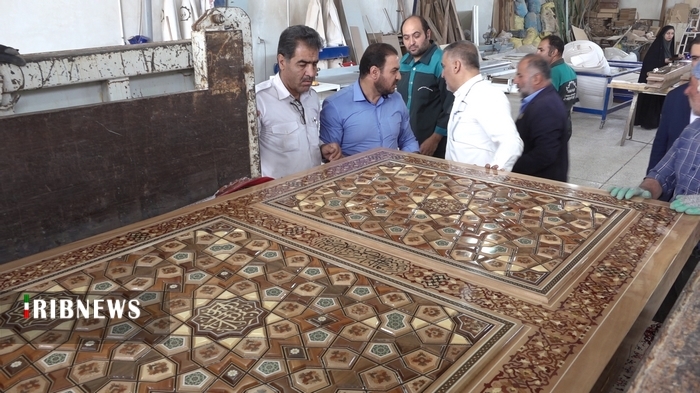 اهدای درب چوبی حرم امام رضا (ع) از طرف بانوی کرامت.