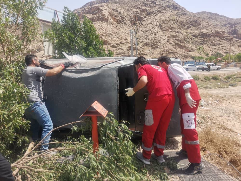 برخورد پژو با عابر پیاده در جاده داراب به شیراز، با یک کشته