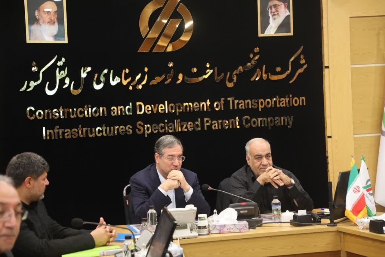 دیدار استاندار آذربایجان‌غربی با مدیرعامل شرکت ساخت و توسعه زیربنا‌های حمل‌ونقل کشور