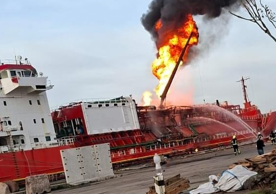 کشتی ترکیه در اوکراین هدف حملات روسیه قرار گرفت کشتی ترکیه در اوکراین هدف حملات روسیه قرار گرفت