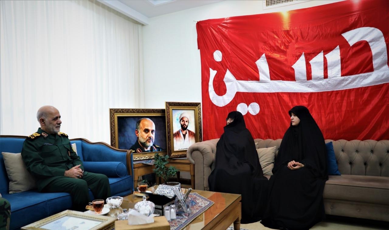 اعطای درجه سپهبدی به شهید غلامعلی رشید اعطای درجه سپهبدی به شهید غلامعلی رشید