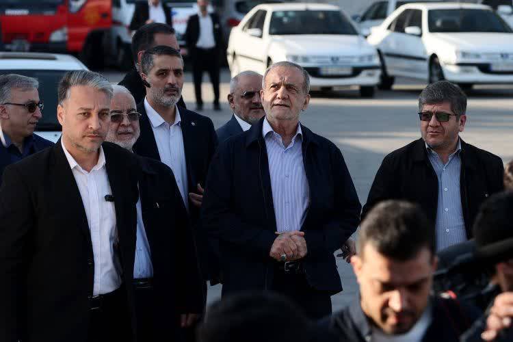 بازدید رئیس جمهور از مرکز لجستیک و بندر خشک آپرین اسلامشهر بازدید رئیس جمهور از مرکز لجستیک و بندر خشک آپرین اسلامشهر