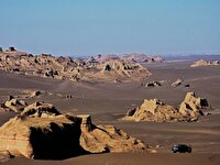 بیابان جهانی لوت میزبان لهستانیها برای کشف جاذبههای تاریخی و زمینشناسی ایران