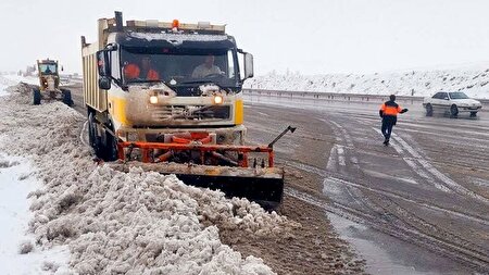 اجرای ۹۰ هزار کیلومتر عملیات برف روبی