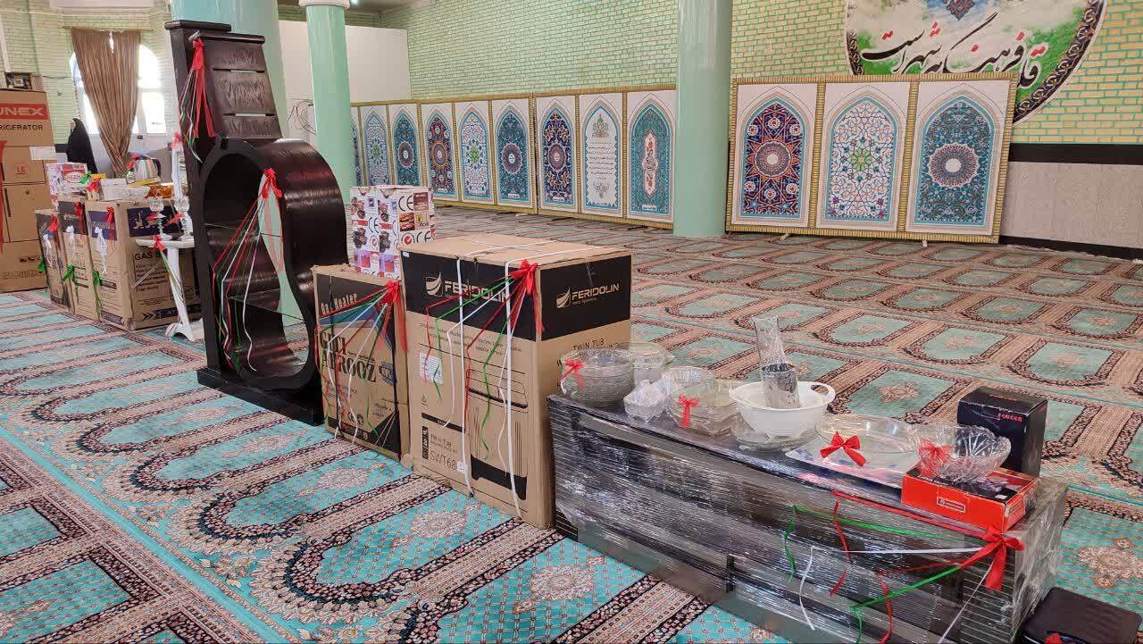 اهدا ۳ سری جهیزیه به نوعروسان کم برخوردار در شهرستان تویسرکان